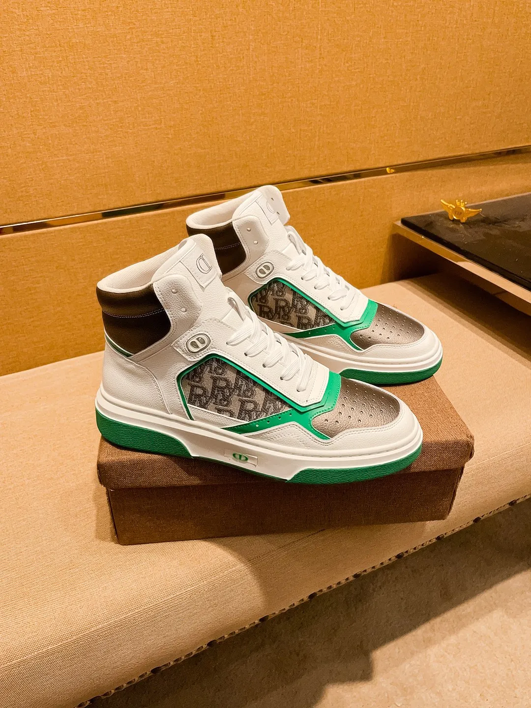 Men's shoes💰 480💰[Dior]🔥 High-end men's shoes brand official website 1:1 latest masterpiece: the upper is made of Italian imported first-layer cowhide with a comfortable and breathable lining➕original non-slip and wear-resistant outsole🔥, making walking more convenient and comfortable! An exclusive new model, a stunning work, a beautiful 1:1 replica [color] compared to the official quality! Create a fashionable personality to set off your uniqueness! A must-have for trendy men! Classic🔥Size: 38-44 Color: 🔥Multiple colors available🔥.